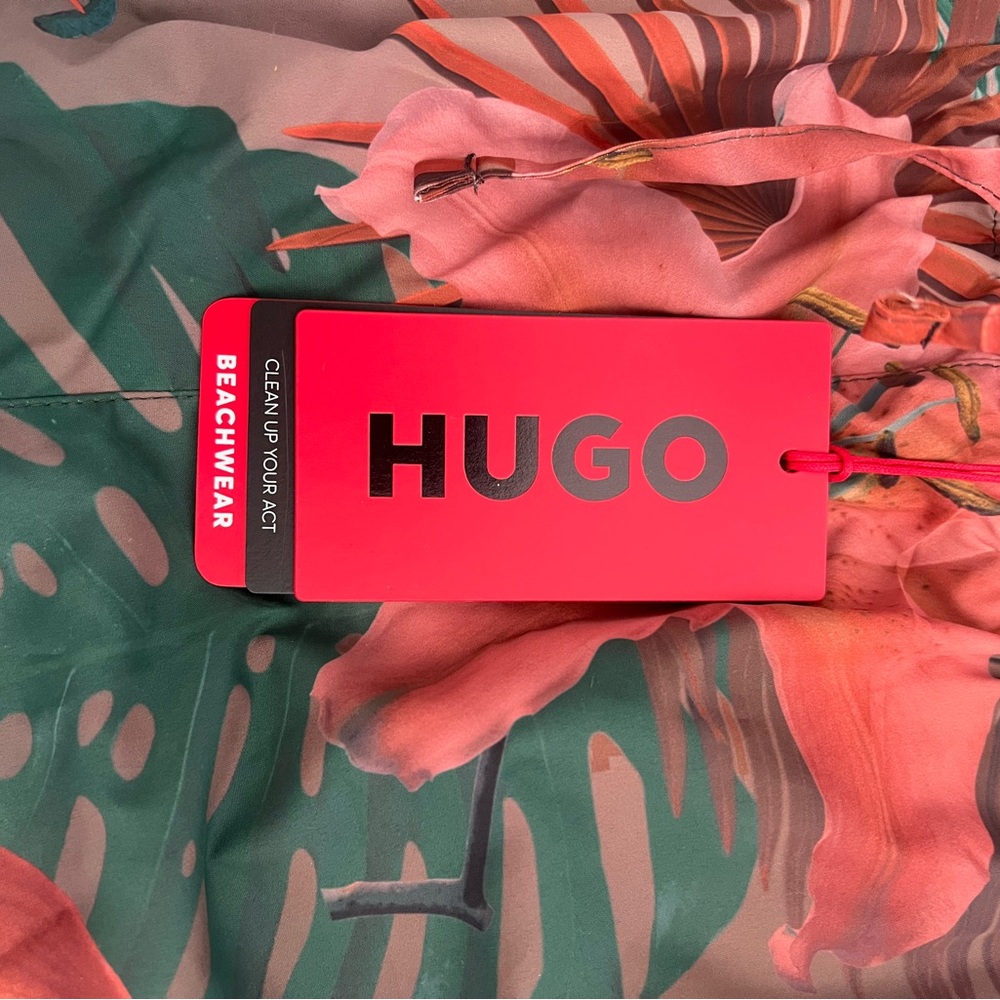 ** SOLD **HUGO Men's Size L Swim Shorts - Picture 6 of 9